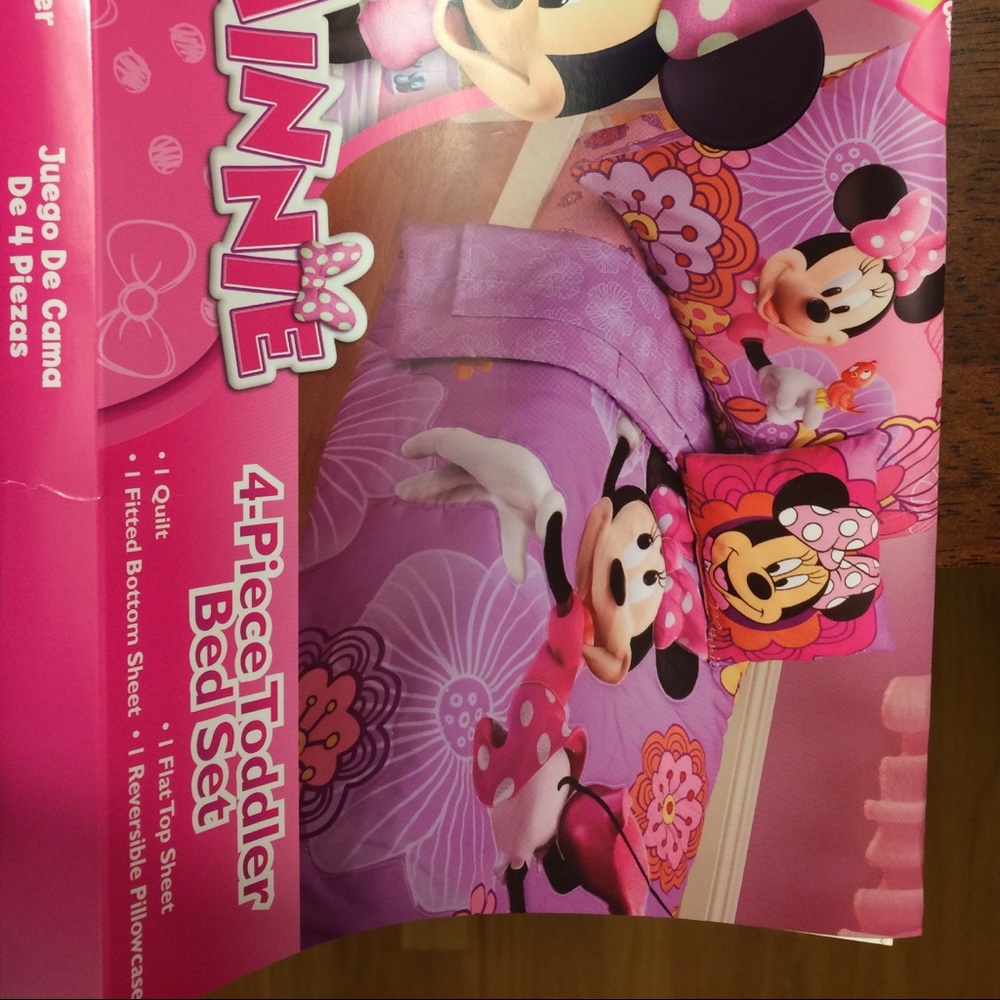 Minnie 4 piece comforter set